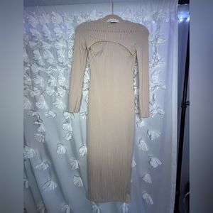 PRETTT LITTLE THING - CRÈME MAXI DRESS SIZE 0 BRAND NEW